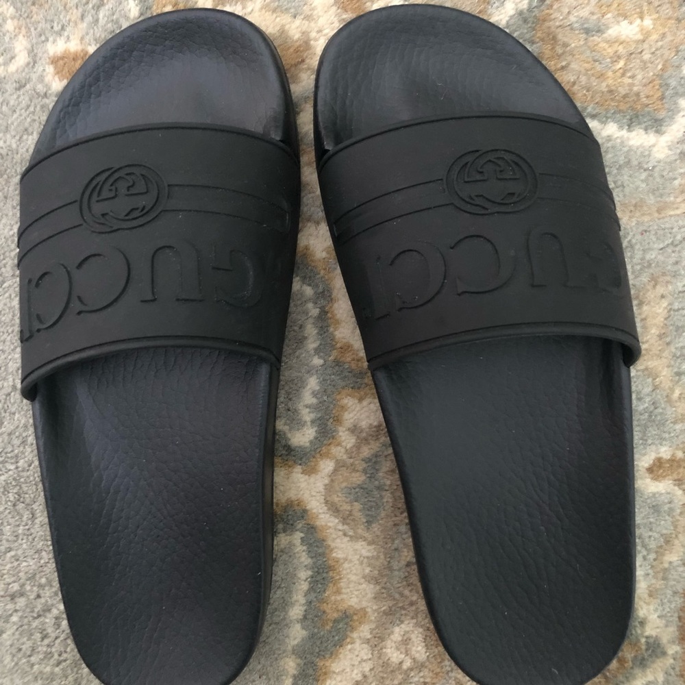 Women’s Gucci slides
